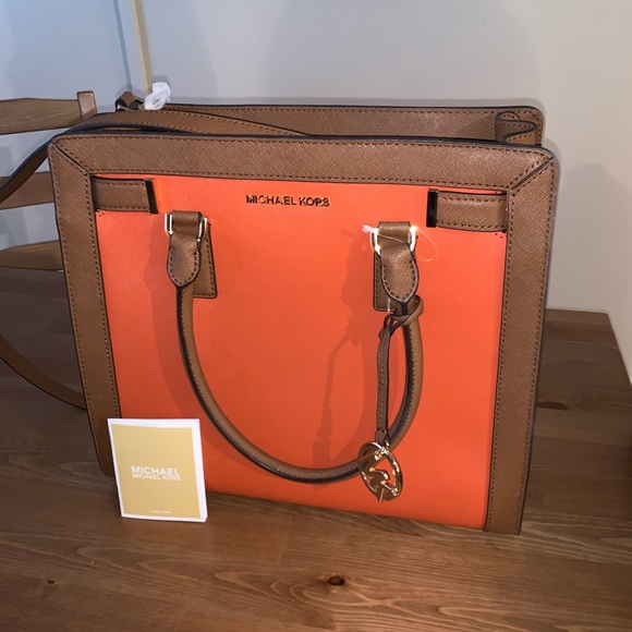 Michael Kors Handbags - ❤️ TRADE- New MK & New Lip